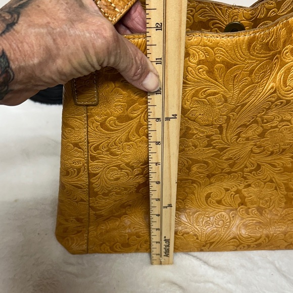 Steven By Steve Madden Embossed Mustard Colored leather Shoulder Bag - Picture 16 of 16